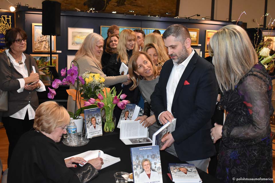 POMAGAJĄC KOBIETOM I MATCE NATURZE