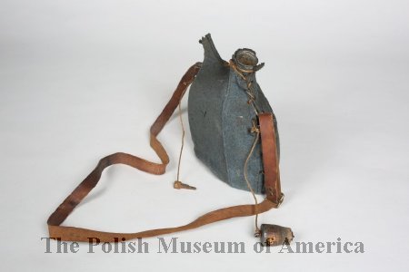 A French flask from the time of World War I